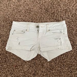 6/$25!! American Eagle white jean shorts